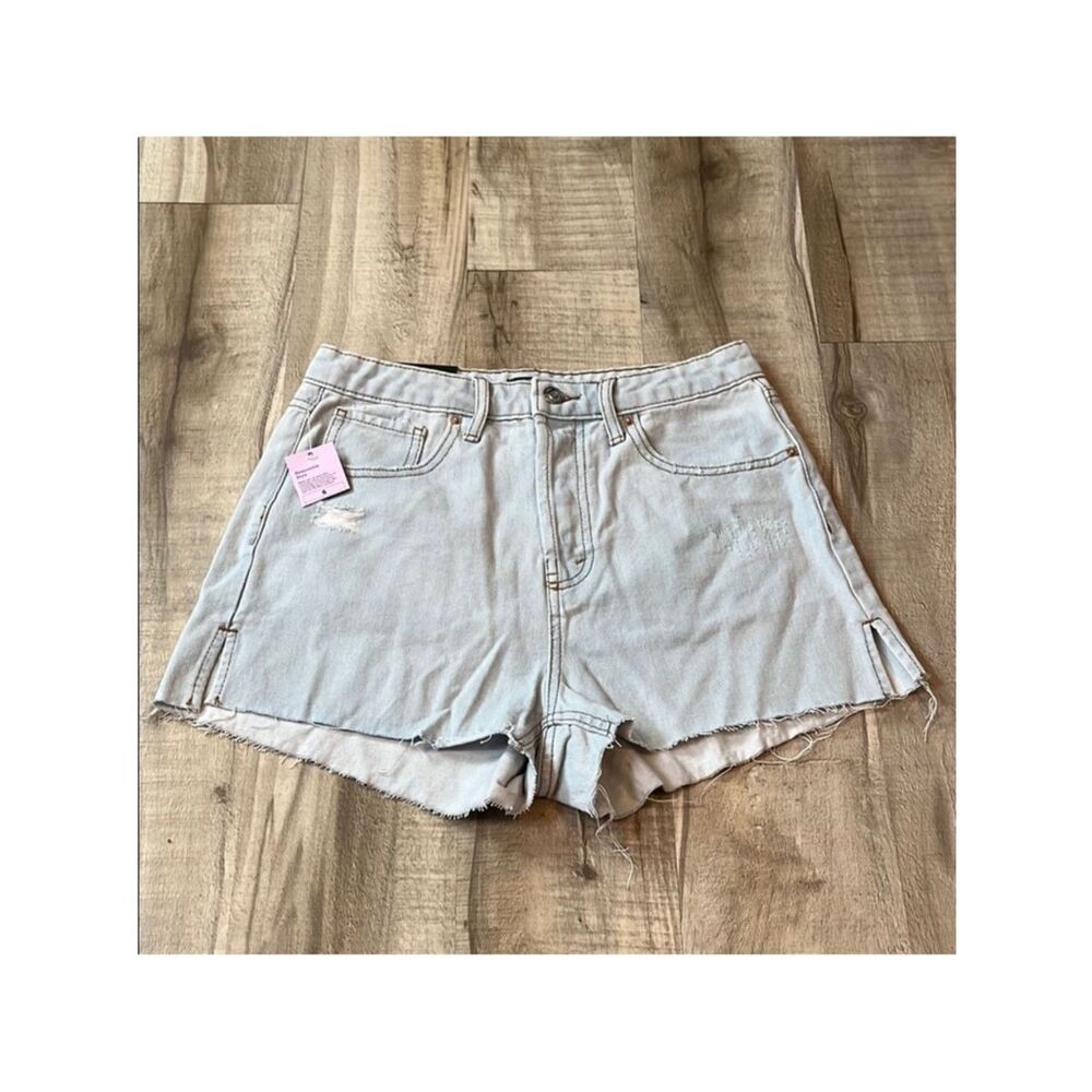 NWT Wild Fable Super High-Rise Cutoff Shorts 2.5 inch inseam light wash size 6